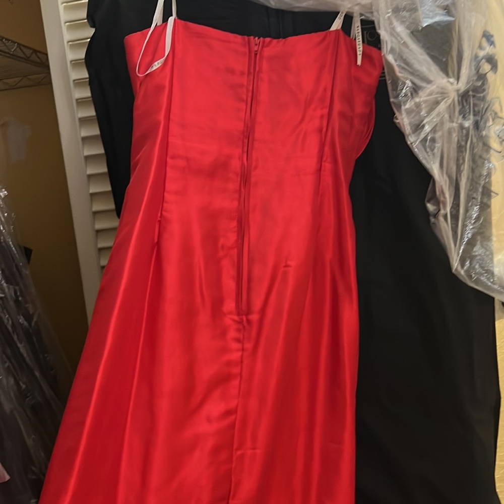 ❤️❤️❤️STUNNING RED ROSE GOWN - Picture 6 of 8